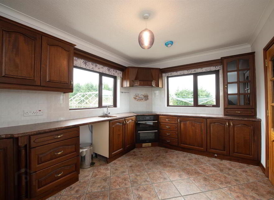 18 Legananny Hall Road, Castlewellan, BT31 9TL