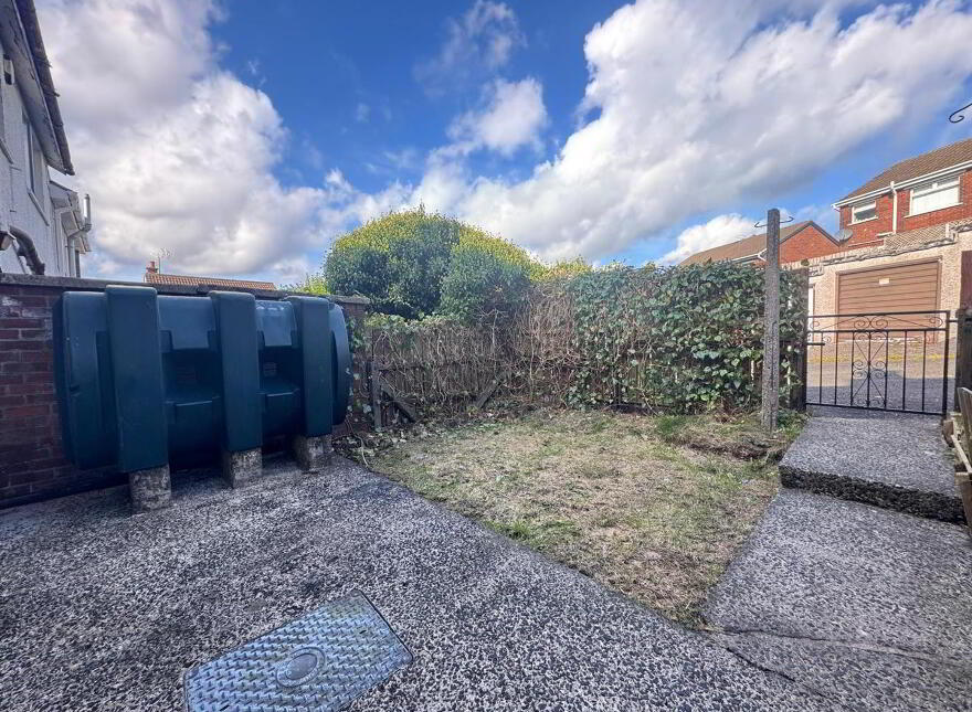 42 Queens Avenue, Glengormley, Newtownabbey, BT36 5HU