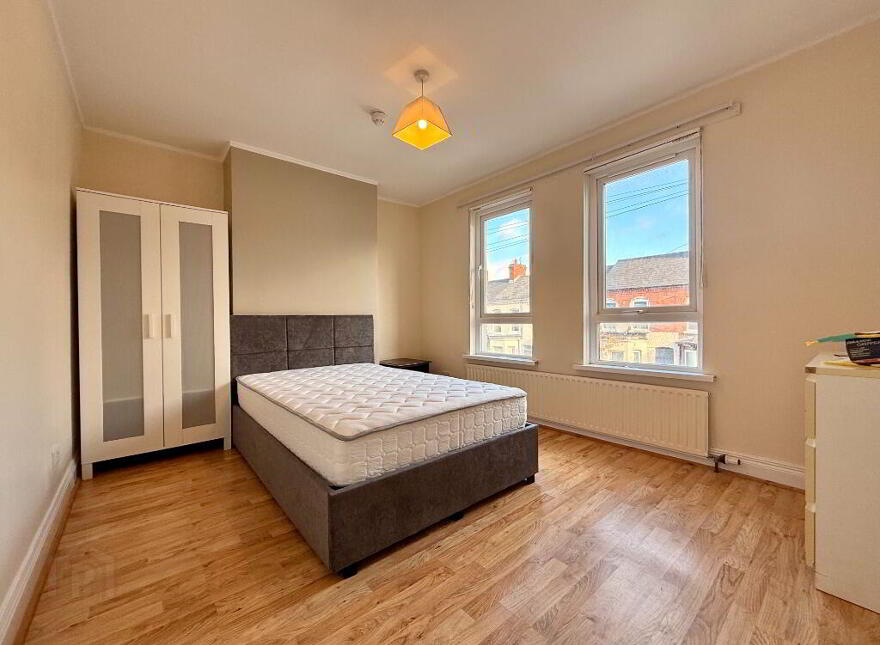 72 Edinburgh Street, Belfast, BT9 7DT