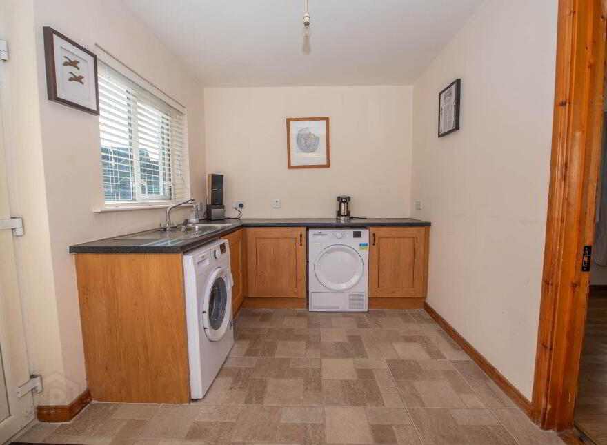 38 Beechwood Park, Convoy, F93X376
