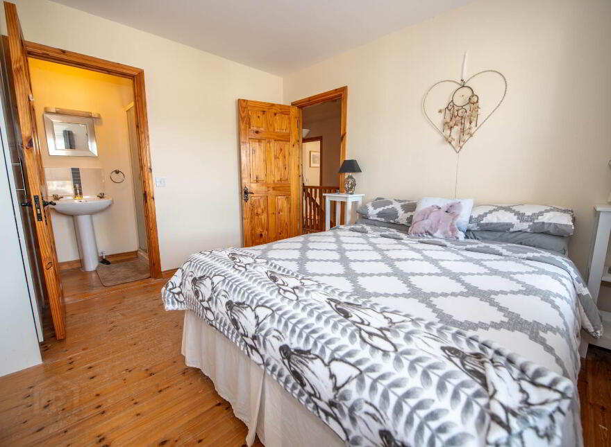 38 Beechwood Park, Convoy, F93X376