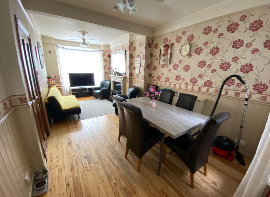 30 Hatton Drive, Belfast, BT6 9BD