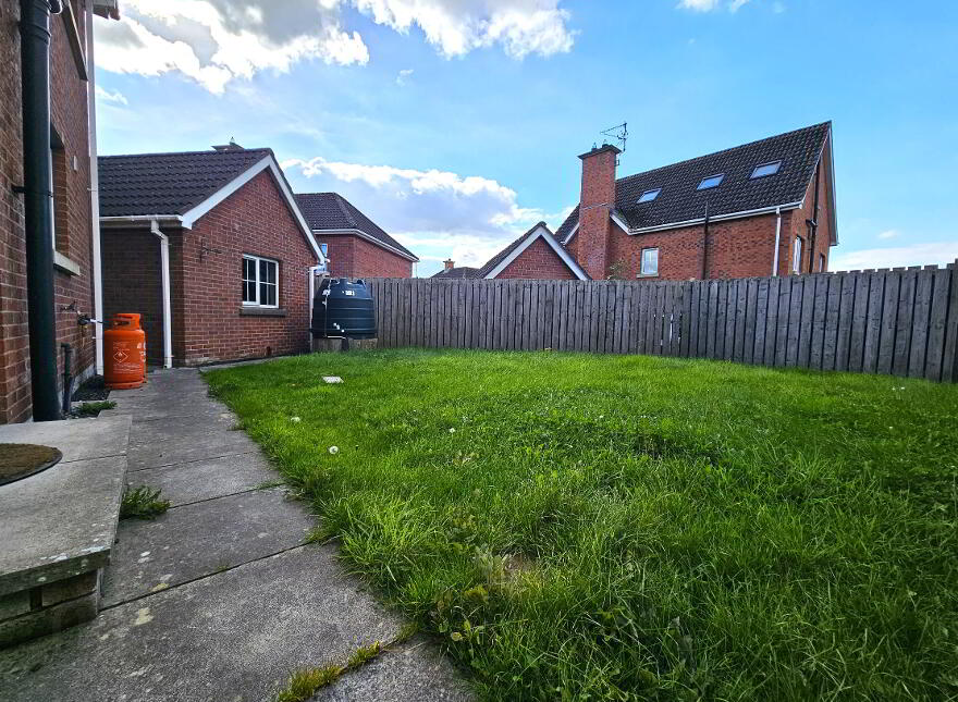 25 Carnbeg Avenue, Antrim, BT41 4RG