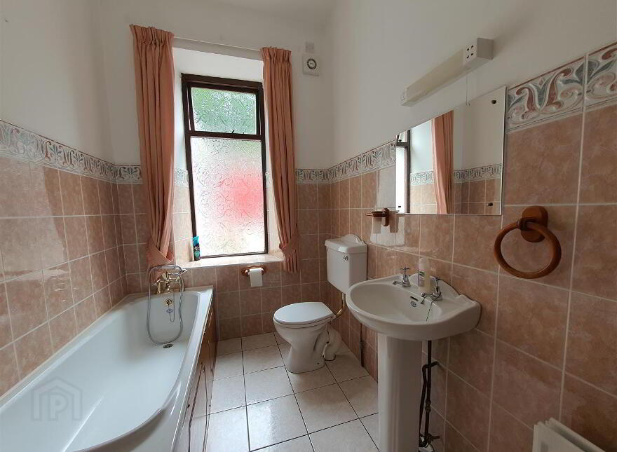17 Ballycloghan Road, Broughshane, Ballymena, BT43 7JG