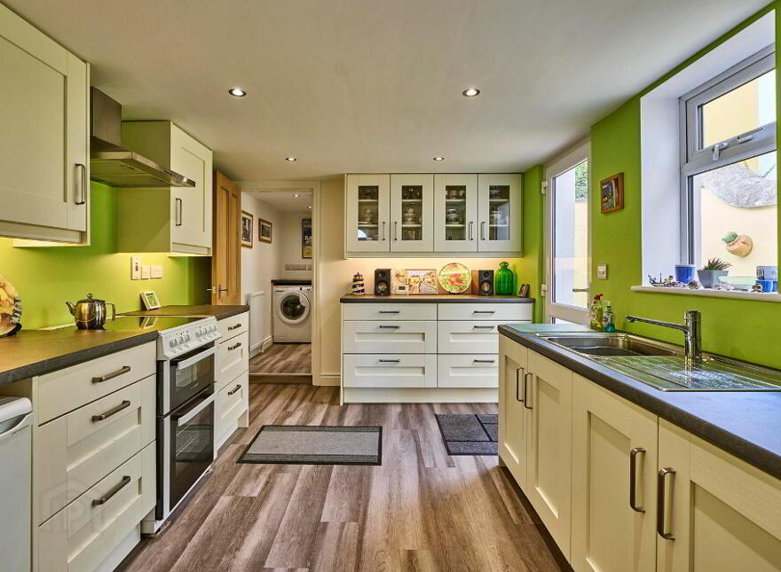 46 Seacliff Road, Bangor, BT20 5EZ