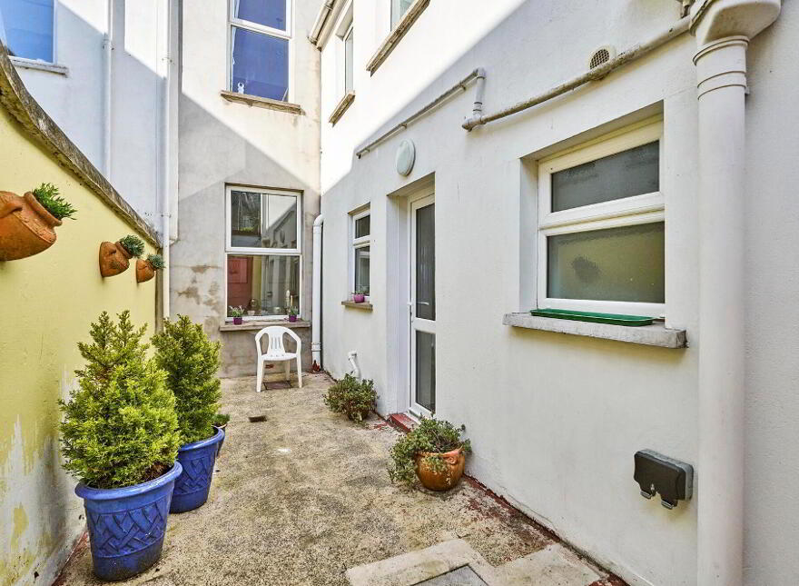46 Seacliff Road, Bangor, BT20 5EZ