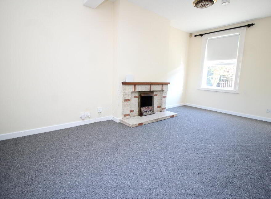 3 Antrim Road, Lisburn, BT28 3AB