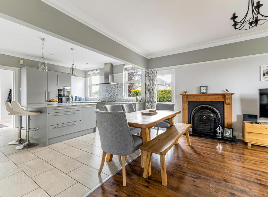156 Groomsport Road, Ballyholme, Bangor, BT20 5PF