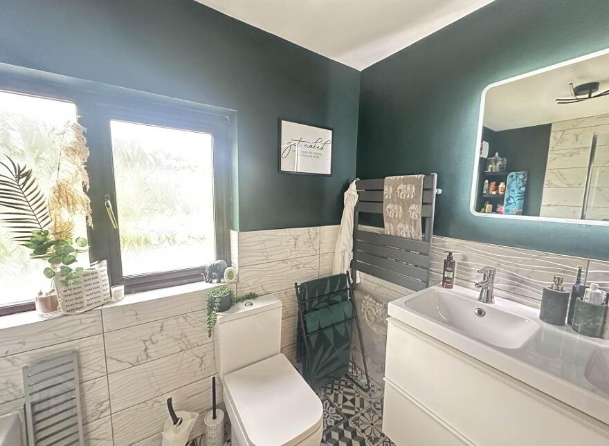 12 Glenvale Park, Larne, BT40 3EZ