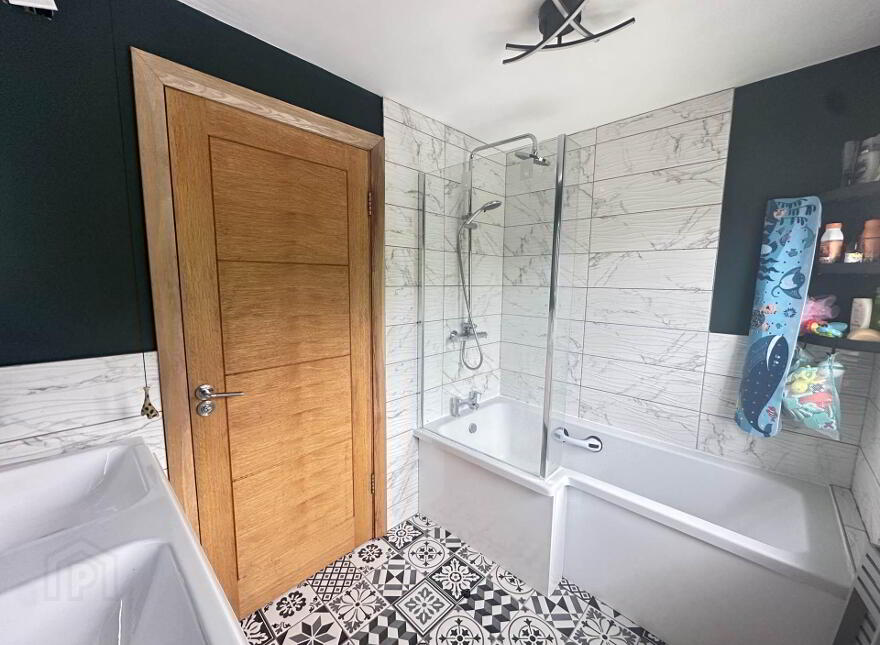 12 Glenvale Park, Larne, BT40 3EZ