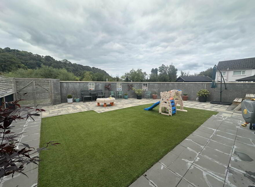 12 Glenvale Park, Larne, BT40 3EZ
