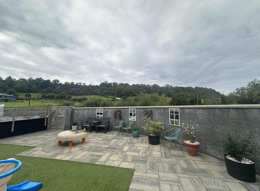 12 Glenvale Park, Larne, BT40 3EZ
