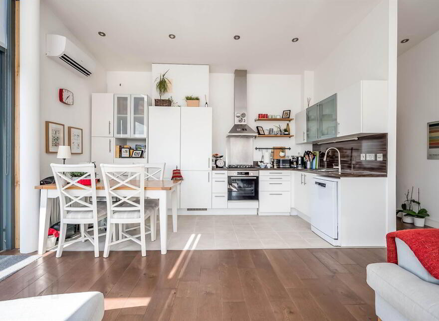 Apt 120 Victoria Place, 20 Wellwood Street, Belfast, BT12 5GF