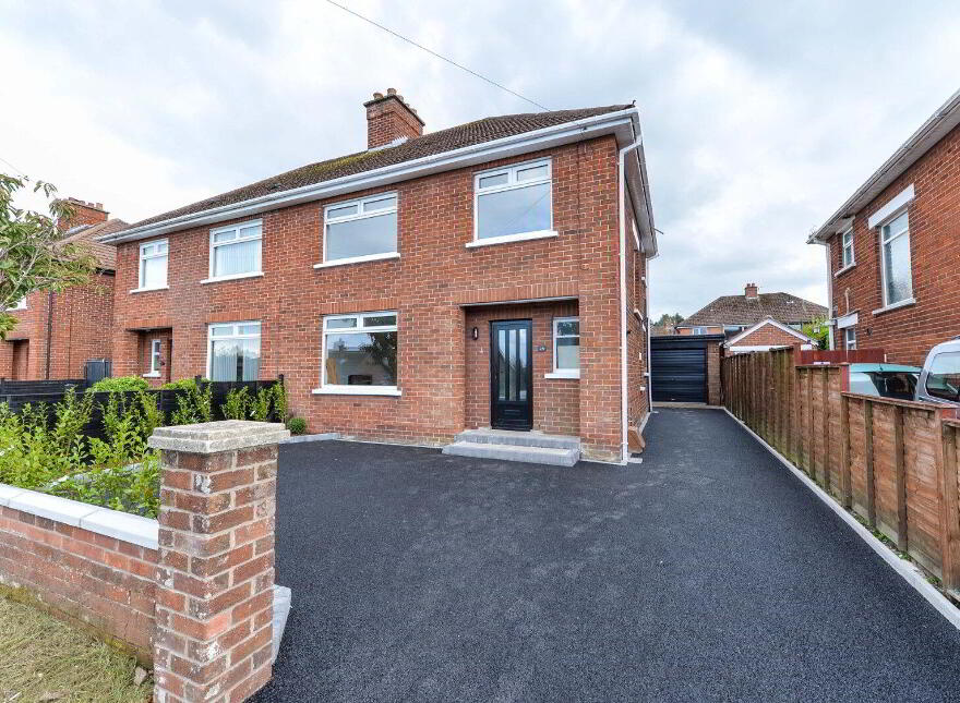 25 Moyne Park, Gilnahirk, Belfast, BT5 7QT photo