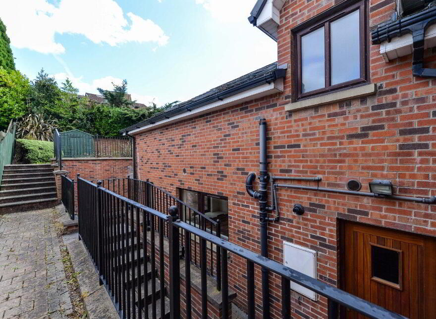 34 Knightsbridge Park, Belfast, BT9 5EH