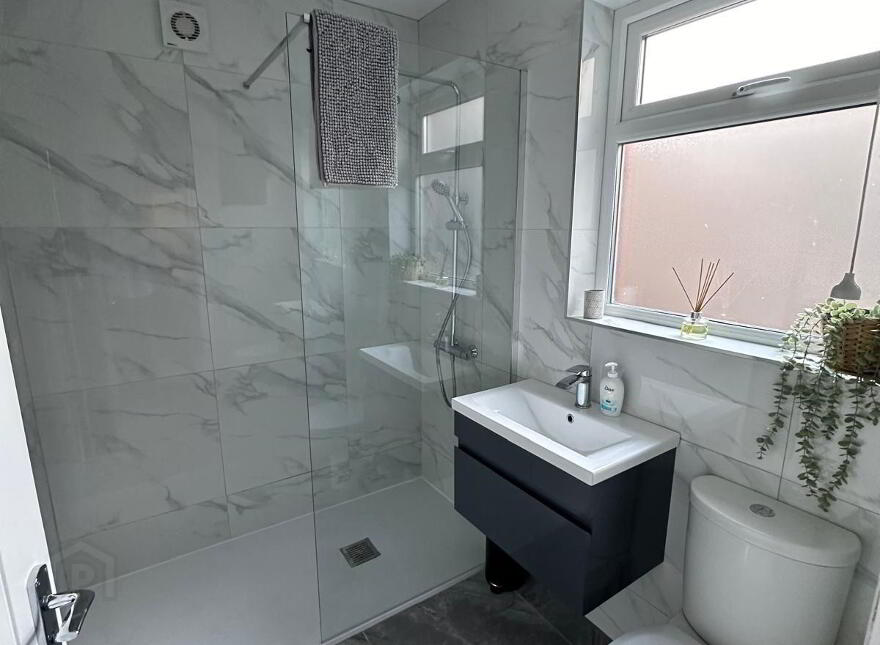 43 Glenvarlock Street, Belfast, BT5 5GS