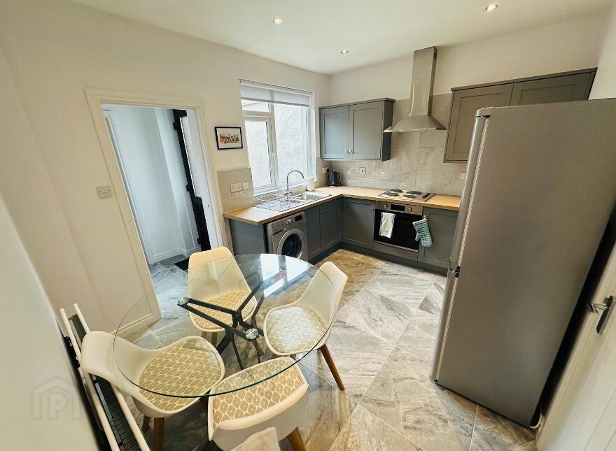 43 Glenvarlock Street, Belfast, BT5 5GS