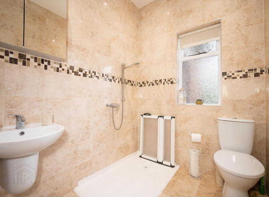 6 Belvedere Park, Belfast, BT9 5GS