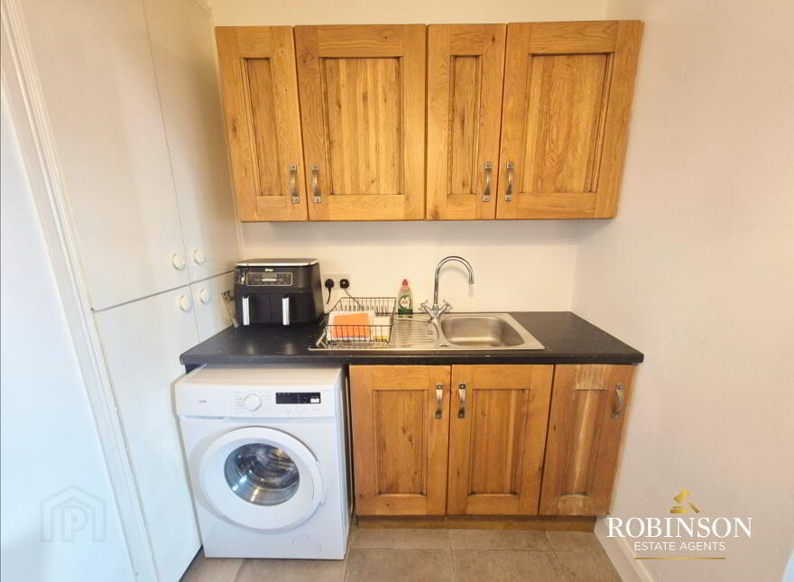 3 Bedroom Townhouse, Main Street, Dunfanaghy, F92F2N5