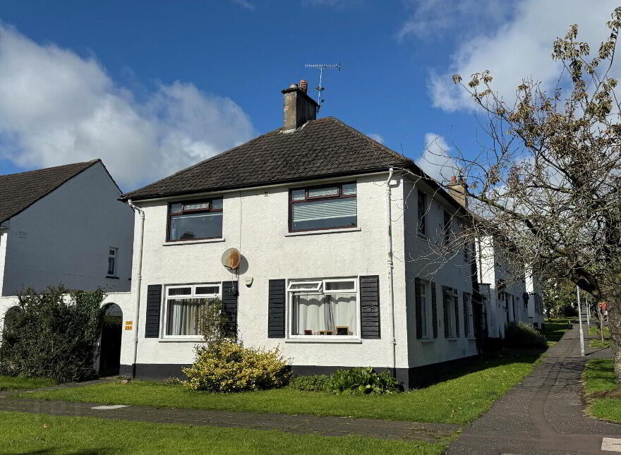 246 Merville Garden Village, Newtownabbey, BT37 9TT photo