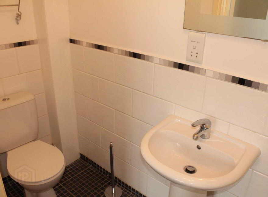 Apt 27 The Courtyard, Castlereagh Road, Belfast, BT5 5FZ