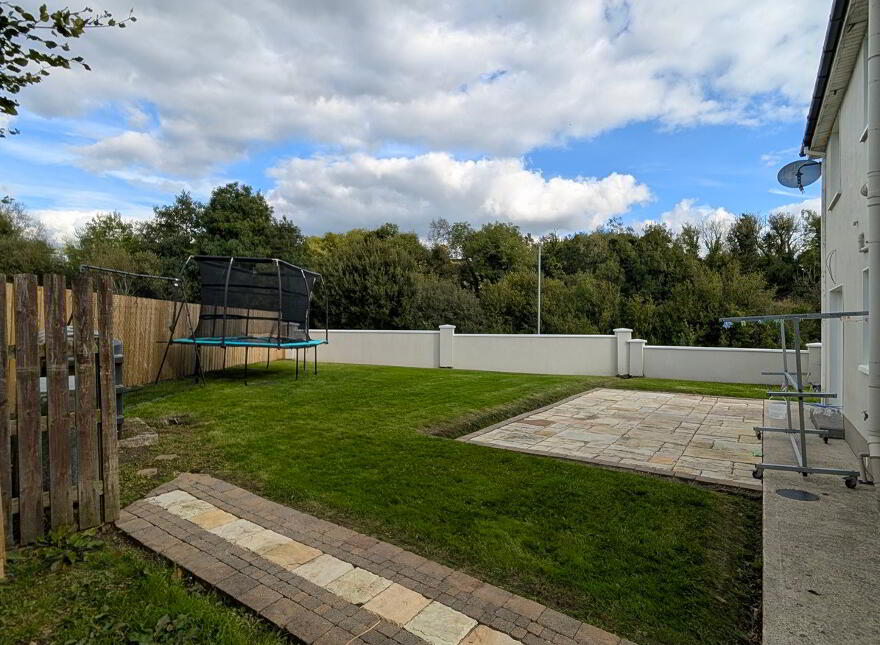 1 Cluain Alainn, Carrigallen, H12KP57