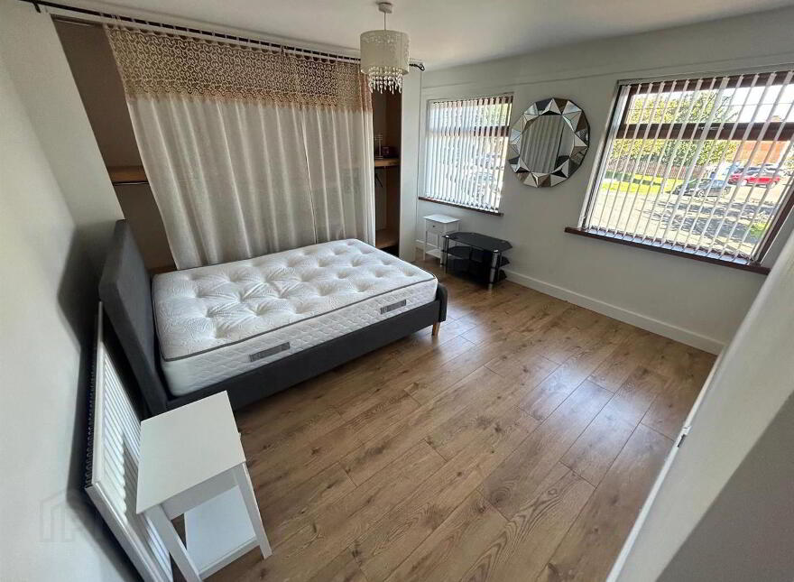 40 Rossnareen Avenue, Belfast, BT11 8LP