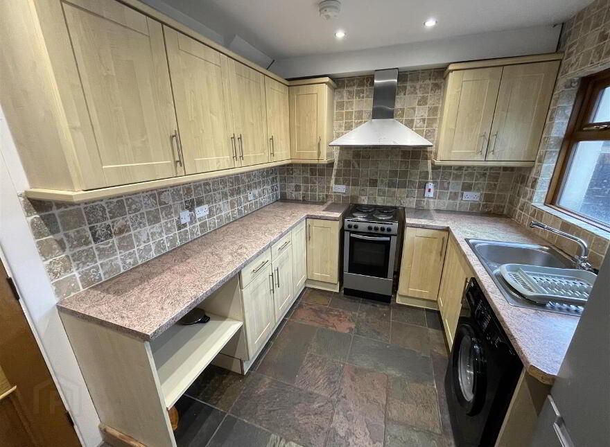 40 Rossnareen Avenue, Belfast, BT11 8LP