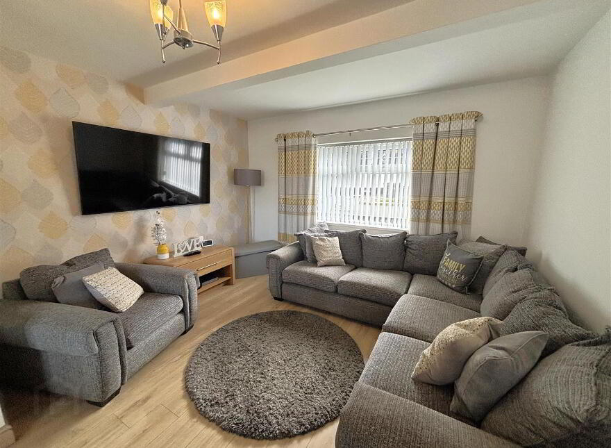 142 West Circular Road, Belfast, BT13 3QJ
