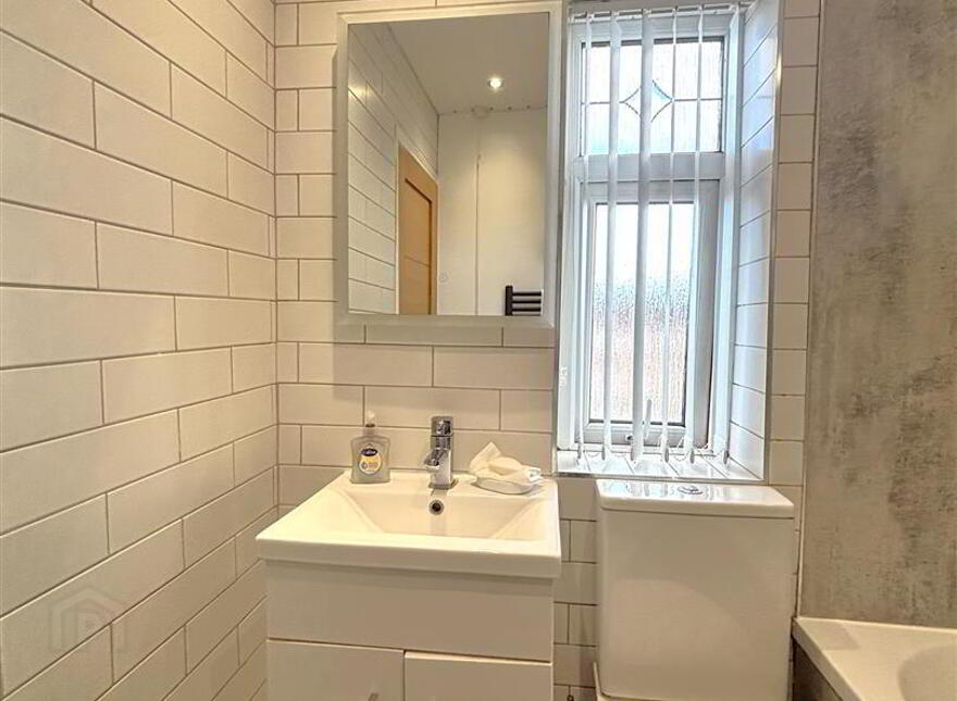 142 West Circular Road, Belfast, BT13 3QJ