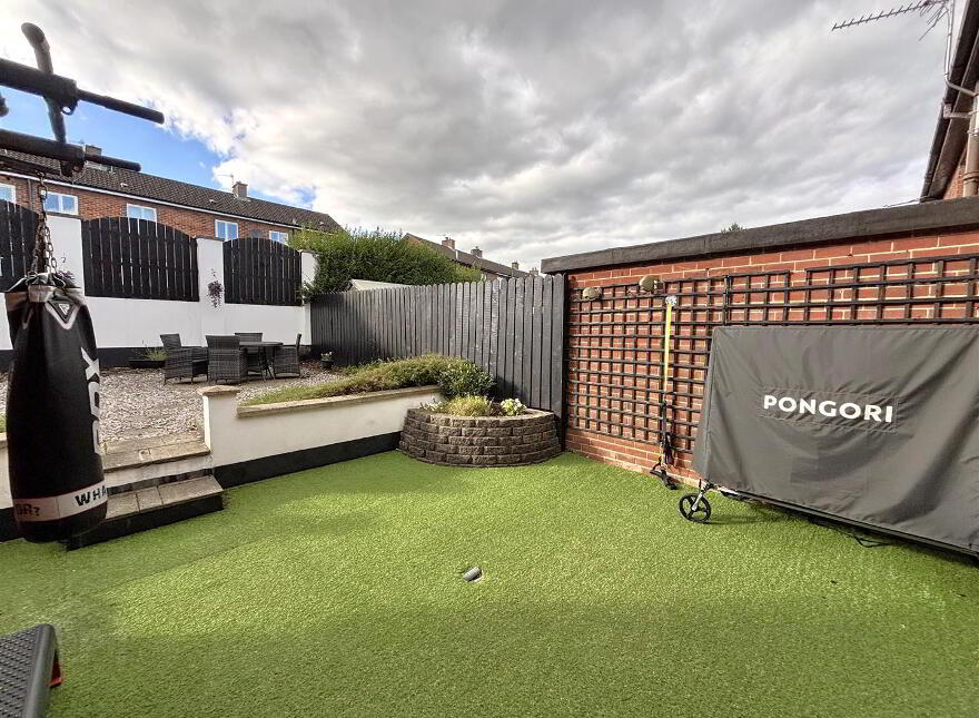 142 West Circular Road, Belfast, BT13 3QJ