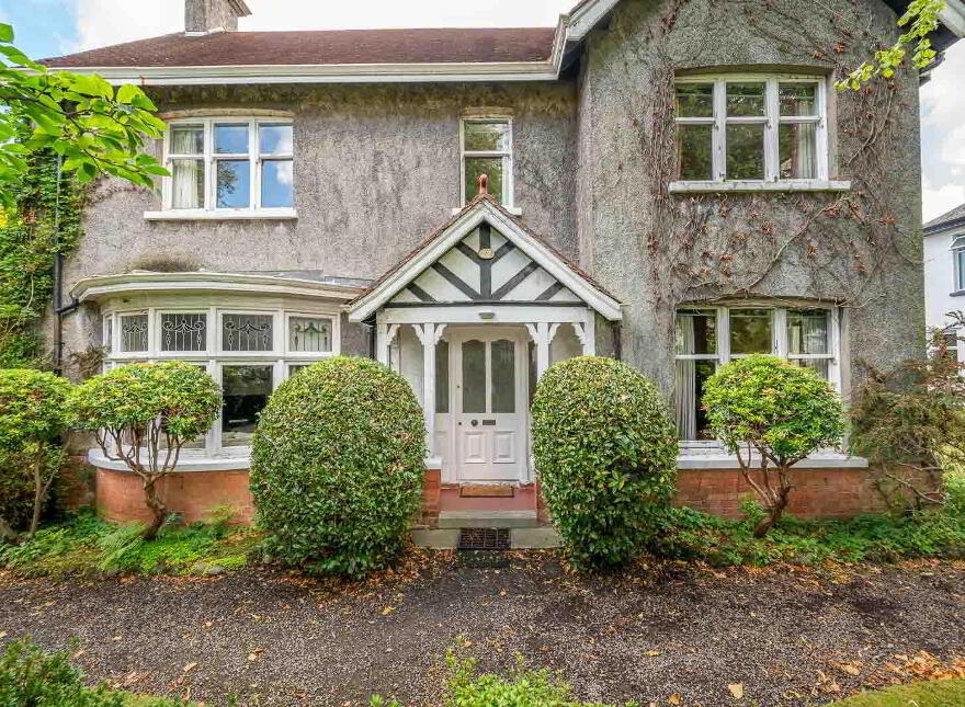 22 Myrtlefield Park, Belfast, BT9 6NE