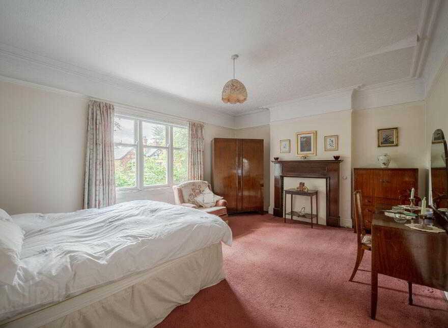 22 Myrtlefield Park, Belfast, BT9 6NE