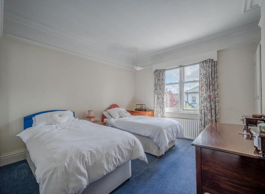 22 Myrtlefield Park, Belfast, BT9 6NE