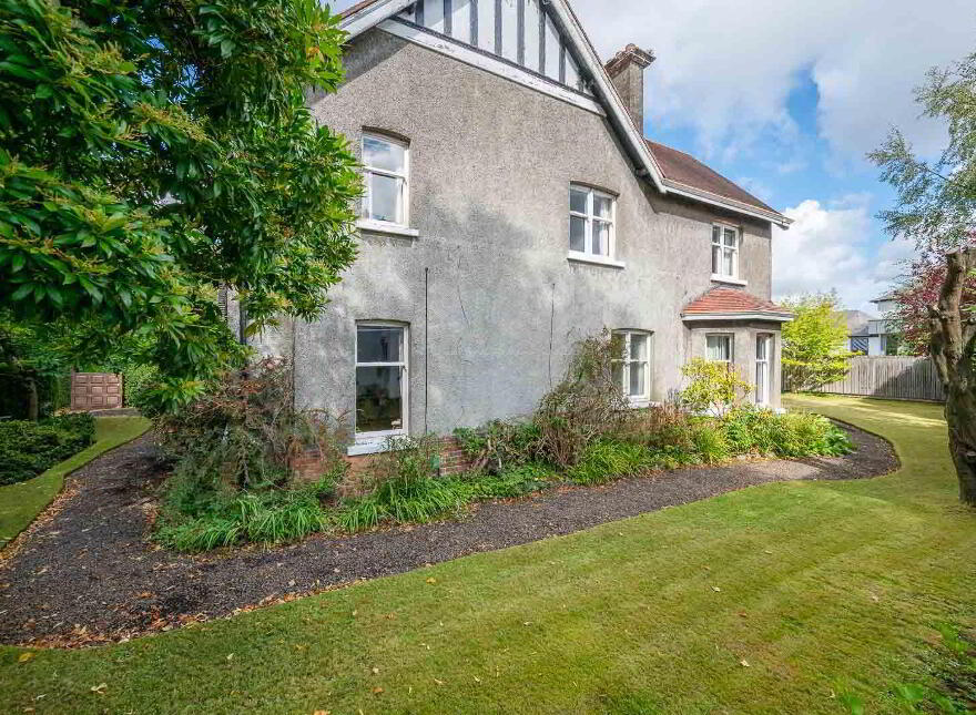 22 Myrtlefield Park, Belfast, BT9 6NE