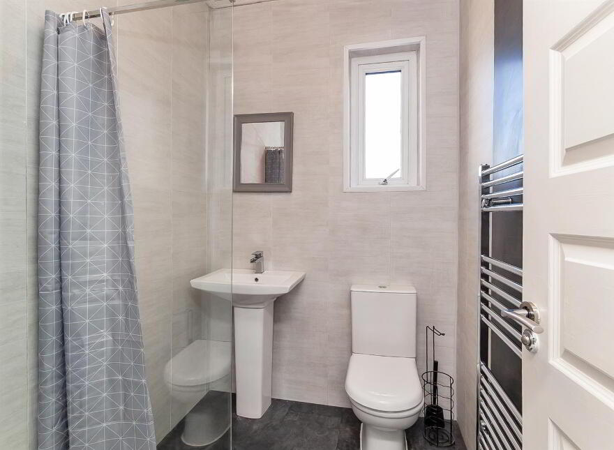 215 Carnmoney Road, Newtownabbey, BT36 6JR