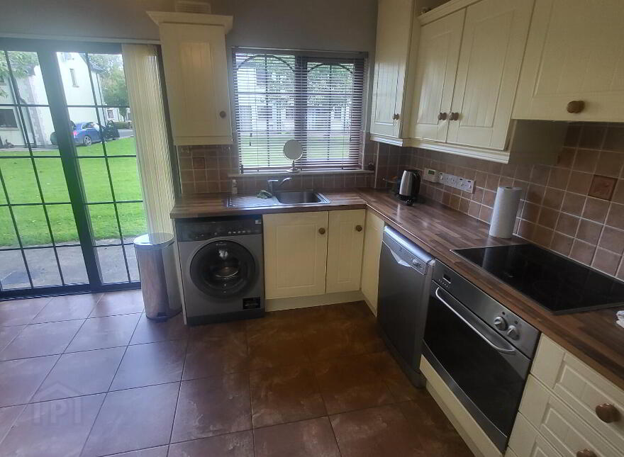 6 Crofton Court, Lough Rinn, Mohill, N41F659