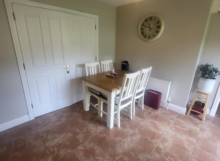 6 Crofton Court, Lough Rinn, Mohill, N41F659