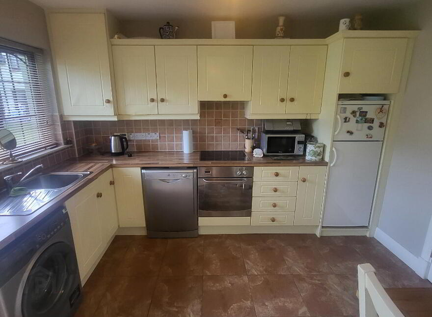 6 Crofton Court, Lough Rinn, Mohill, N41F659