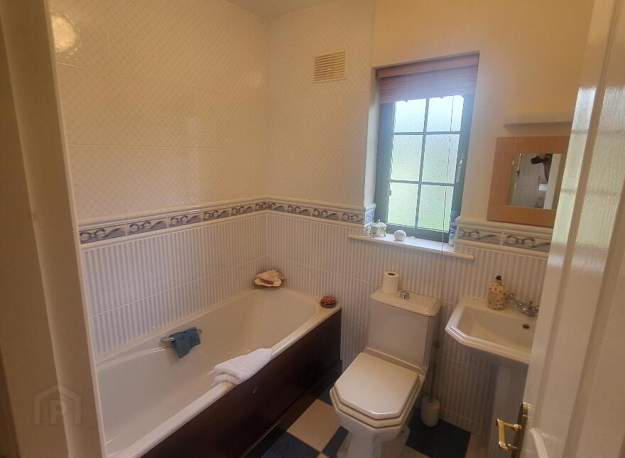 6 Crofton Court, Lough Rinn, Mohill, N41F659