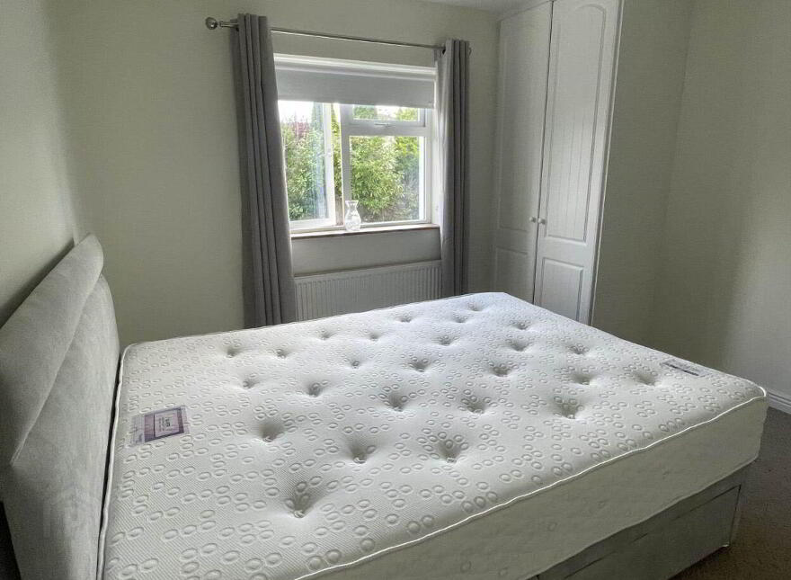 42 Cluain Dubh, Father Russell Road