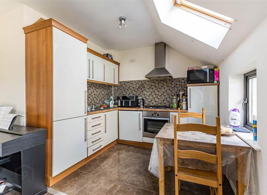 27 Drumadoon Square, Dundonald, Belfast, BT16 2QN