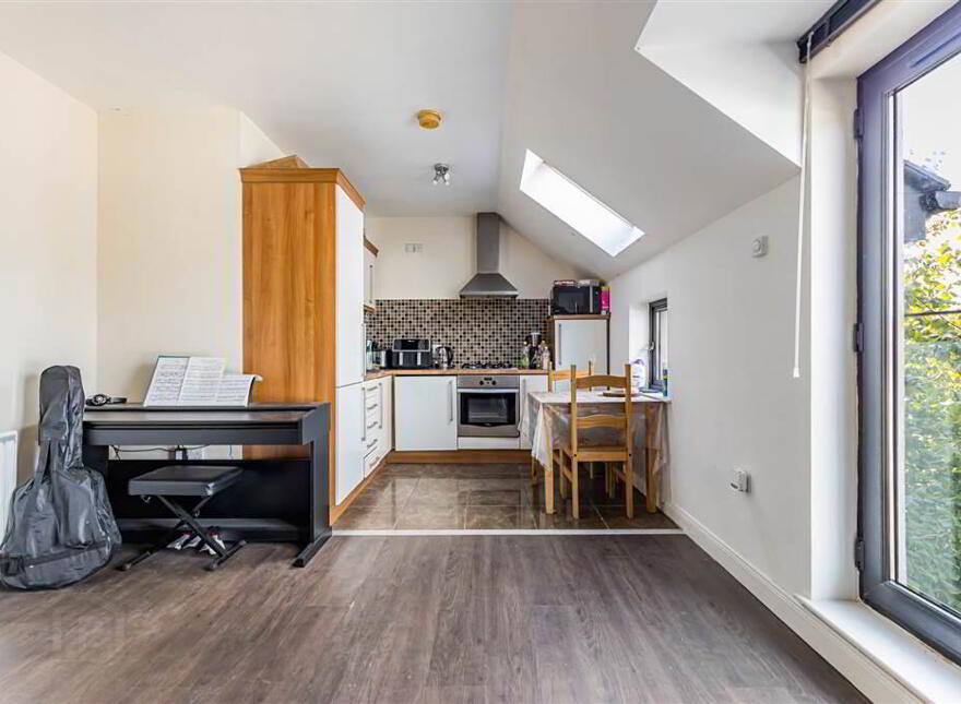 27 Drumadoon Square, Dundonald, Belfast, BT16 2QN