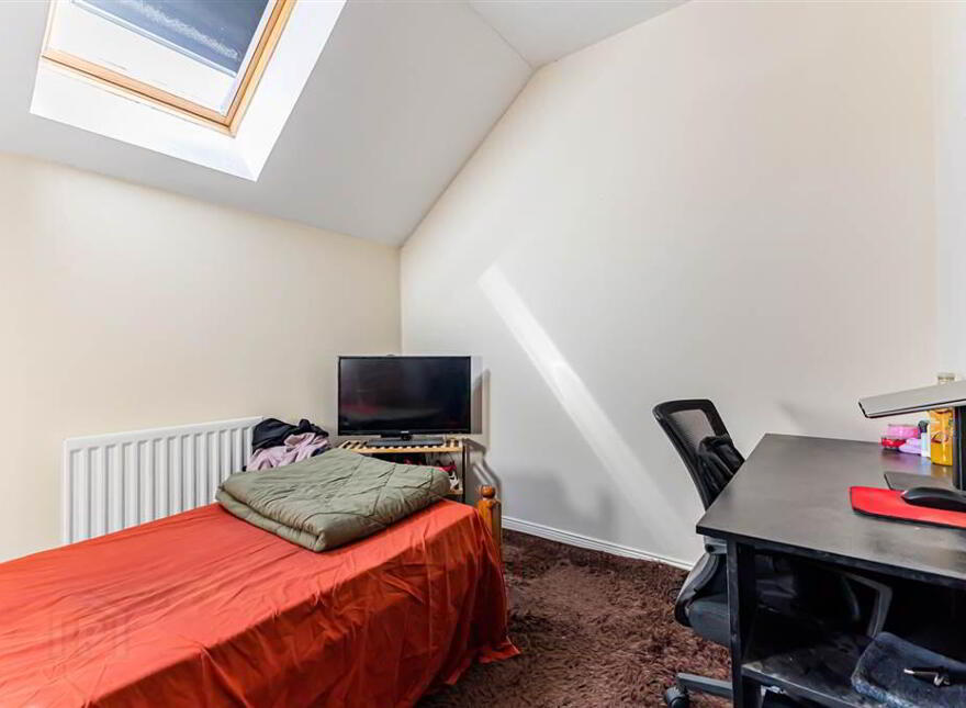 27 Drumadoon Square, Dundonald, Belfast, BT16 2QN