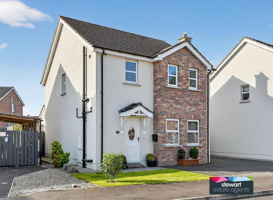 43 Hazelgrove Avenue, Lurgan, BT66 7TF photo