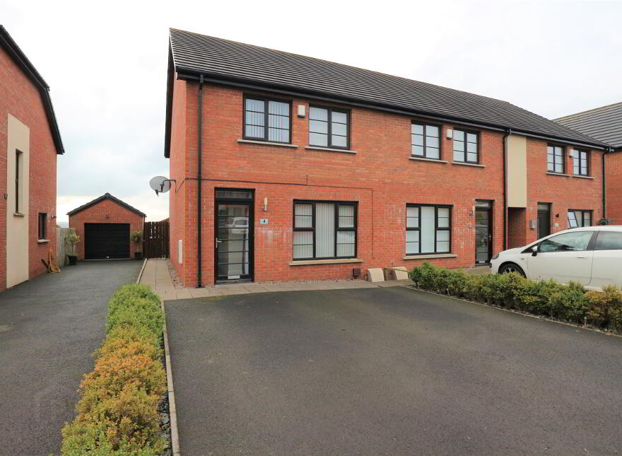 4 Highgrove Gate, Carrickfergus, BT38 9TX photo