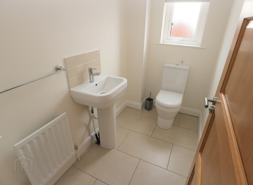 4 Highgrove Gate, Carrickfergus, BT38 9TX