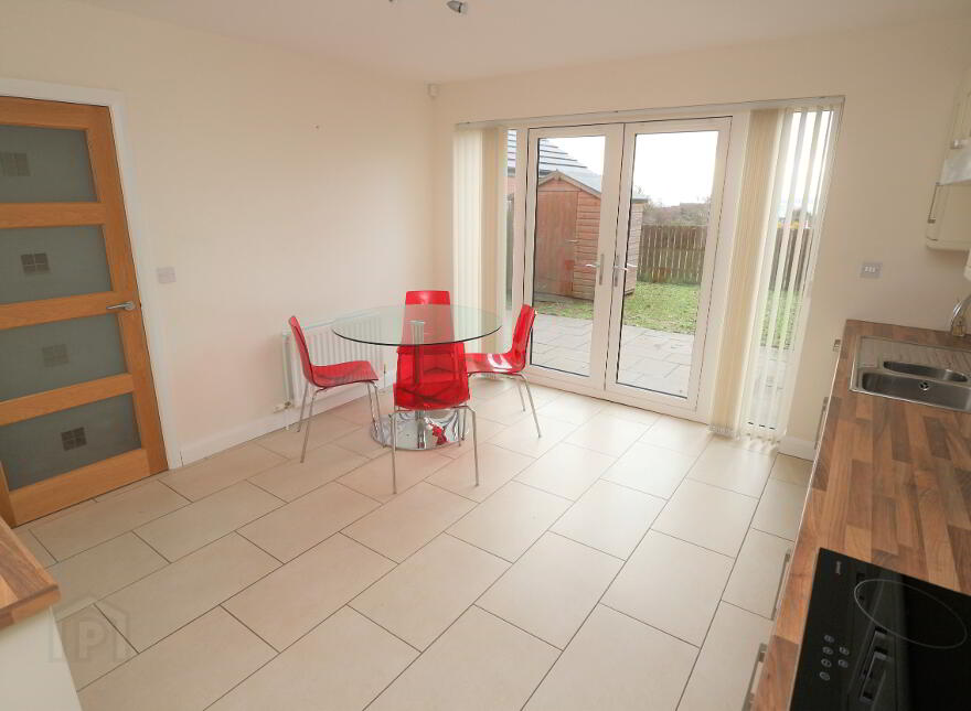 4 Highgrove Gate, Carrickfergus, BT38 9TX