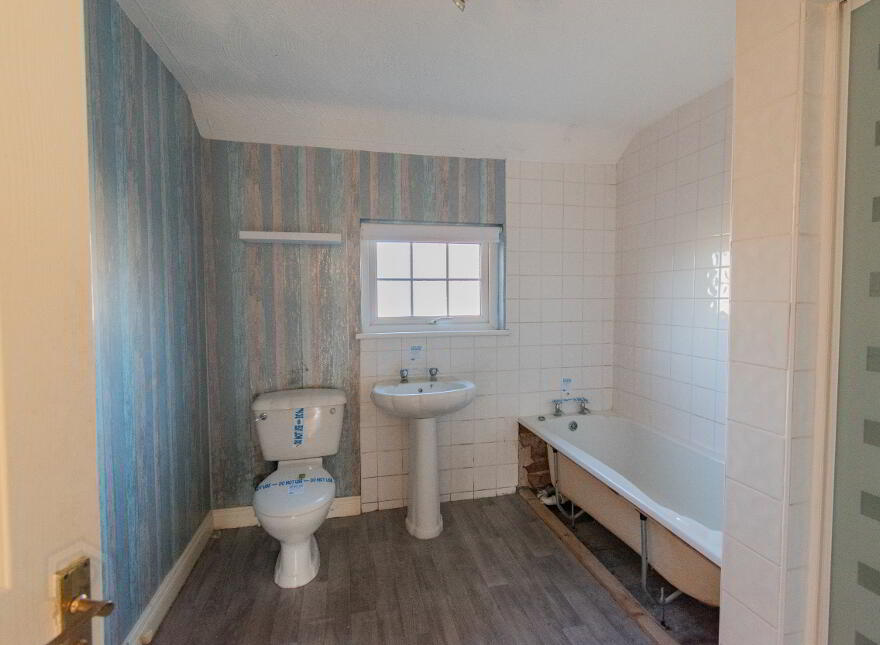 18 Moat Road, Ballymena, BT42 4BZ