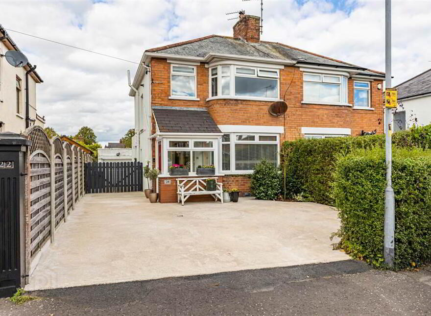 24 Knockbreda Park, Rosetta, Belfast, BT6 0HB photo